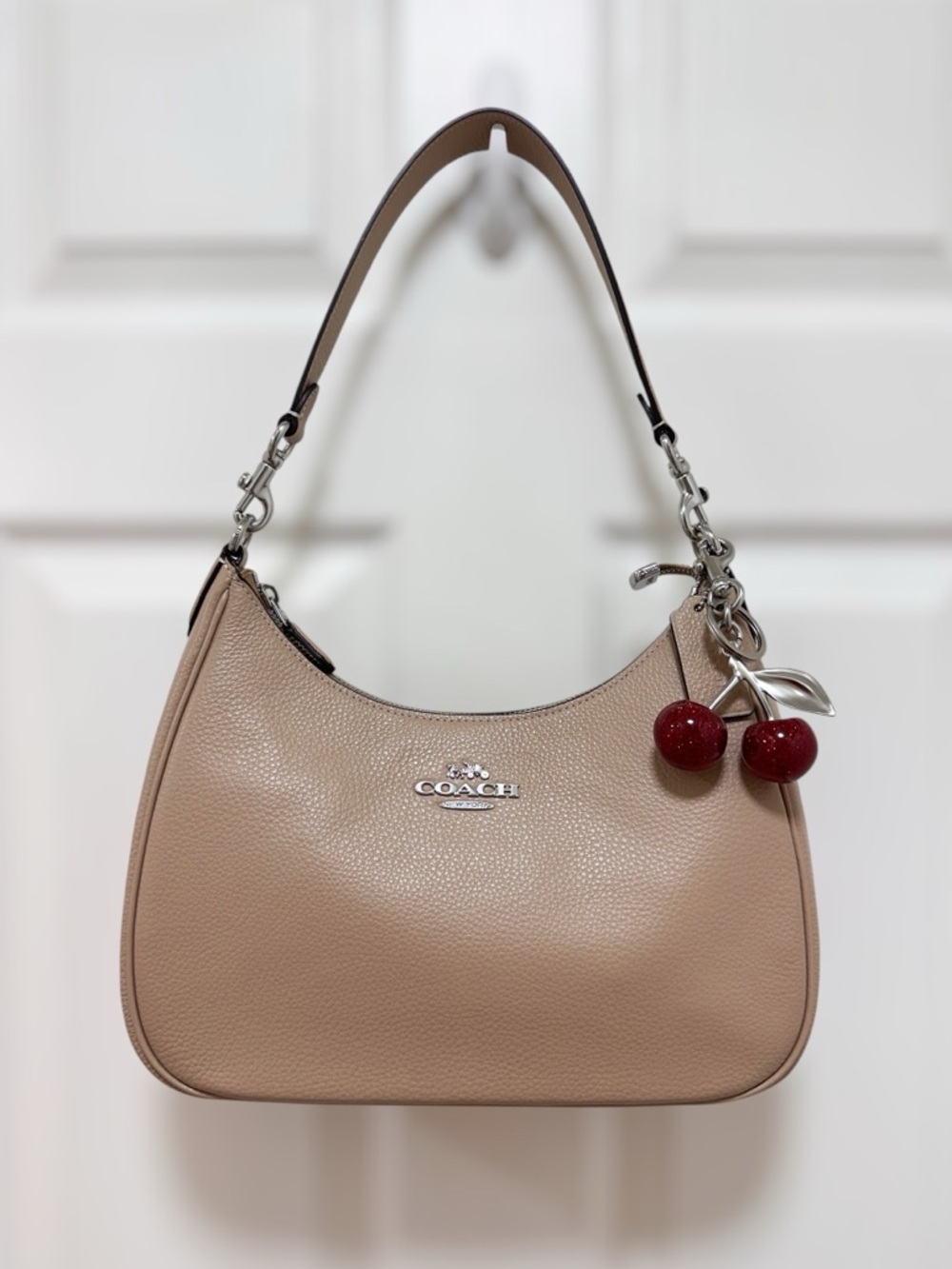 Coach Teri Hobo Bag Sand Beige Refined Pebbled Leather Crossbody LIKE NEW
